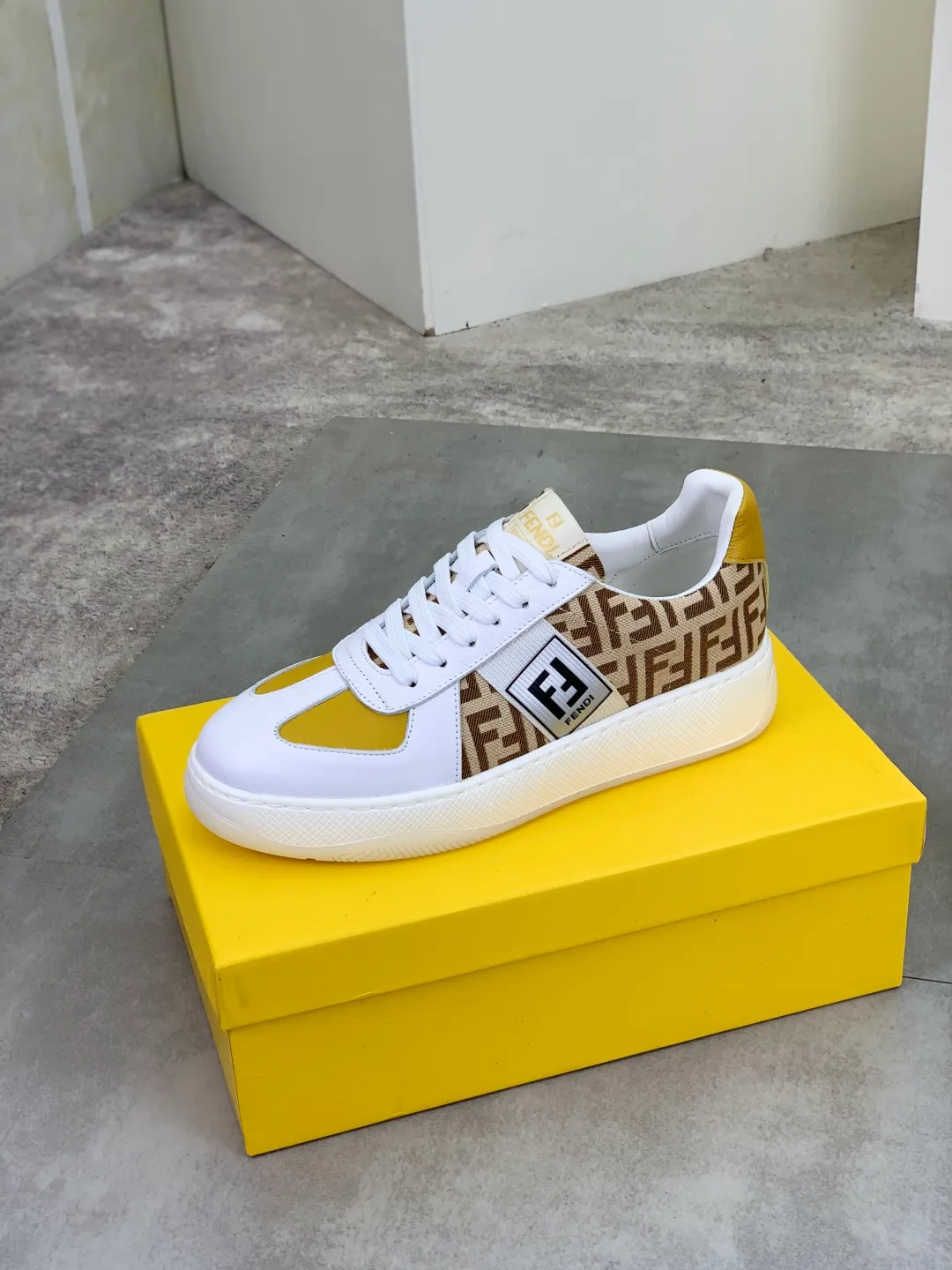 ​Men's shoes 💰P440 💰【New】Little monster 🆘 New FENDI 🕶️🕶️Simple routing effect, showing an elegant and cool driving shoe 🎬Using imported calfskin + first-layer pigskin lining🐂Excellent material🎬Detailed workmanship 🤗Comfortable foot feel➰➰. ​Pair it with any outfit to show your taste and temperament, low-key luxury ♻️Design ​simple and elegant ​noble and fashionable 🍃​Very loved and favored by trendy men 💓❤️size: 38-44 4️⃣colors available